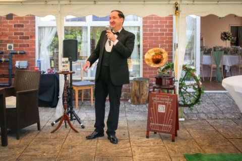 Singer vintage vibes - Knockerdown Wedding Village