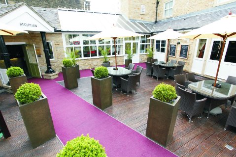 Courtyard - Herriots Hotel with Rhubarb Restaurant 